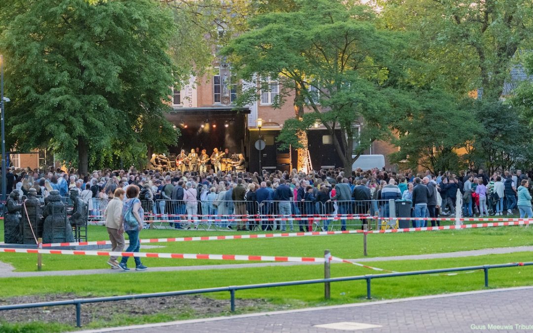 Debuut optreden Nuenense Guus Meeuwis Tribute Band