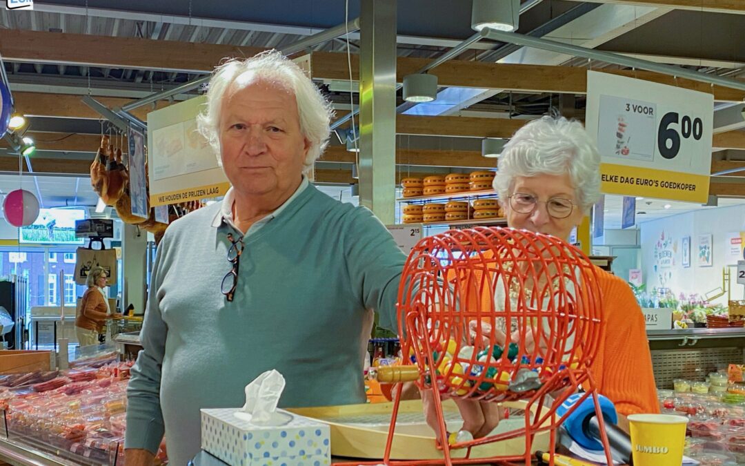 Ton draait zelf de bingomolen  